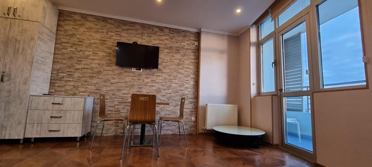 Breeze Batumi Apartment Bagian luar foto