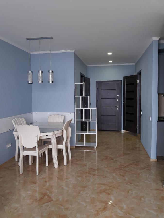 Breeze Batumi Apartment Bagian luar foto