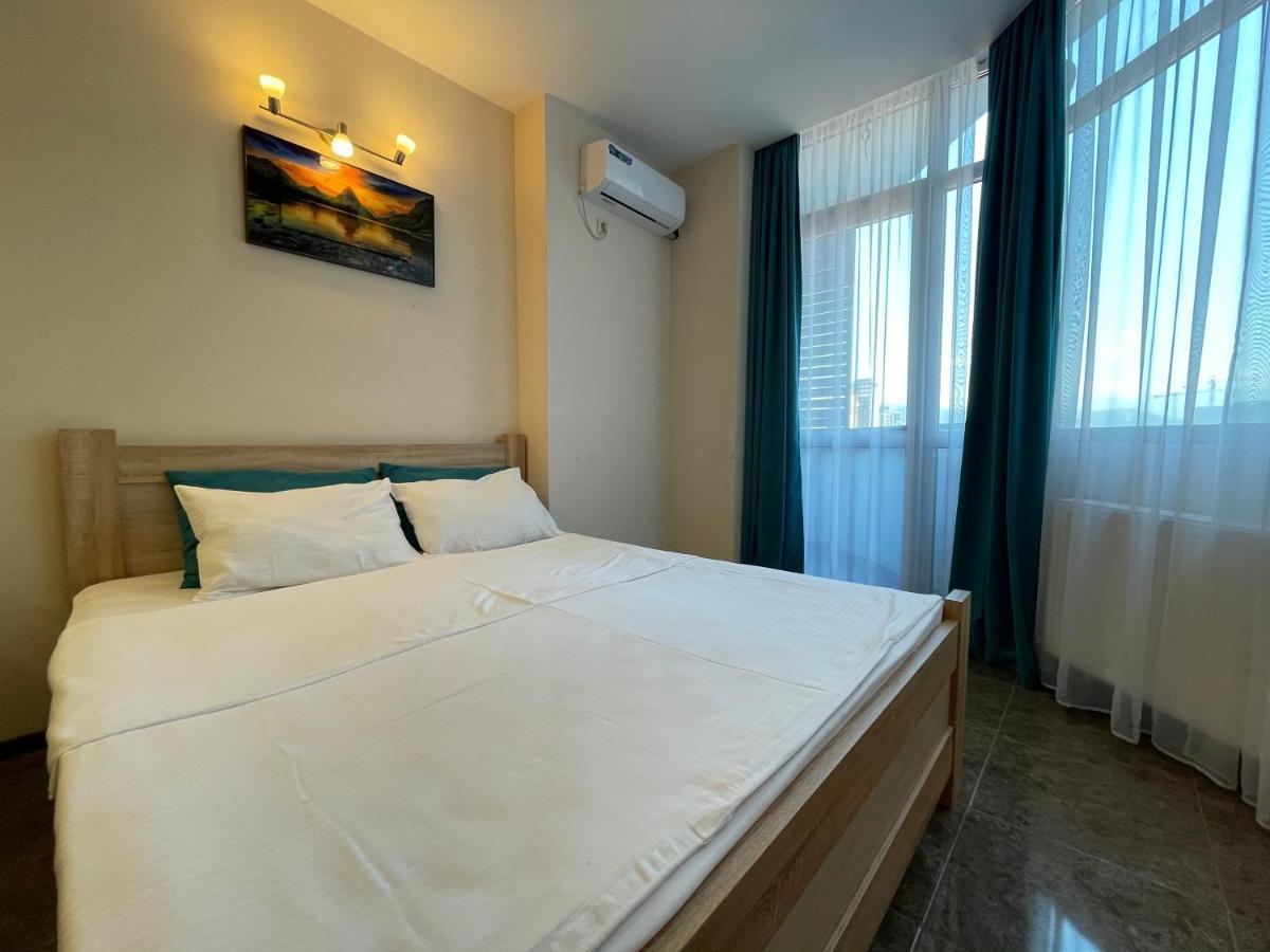 Breeze Batumi Apartment Bagian luar foto