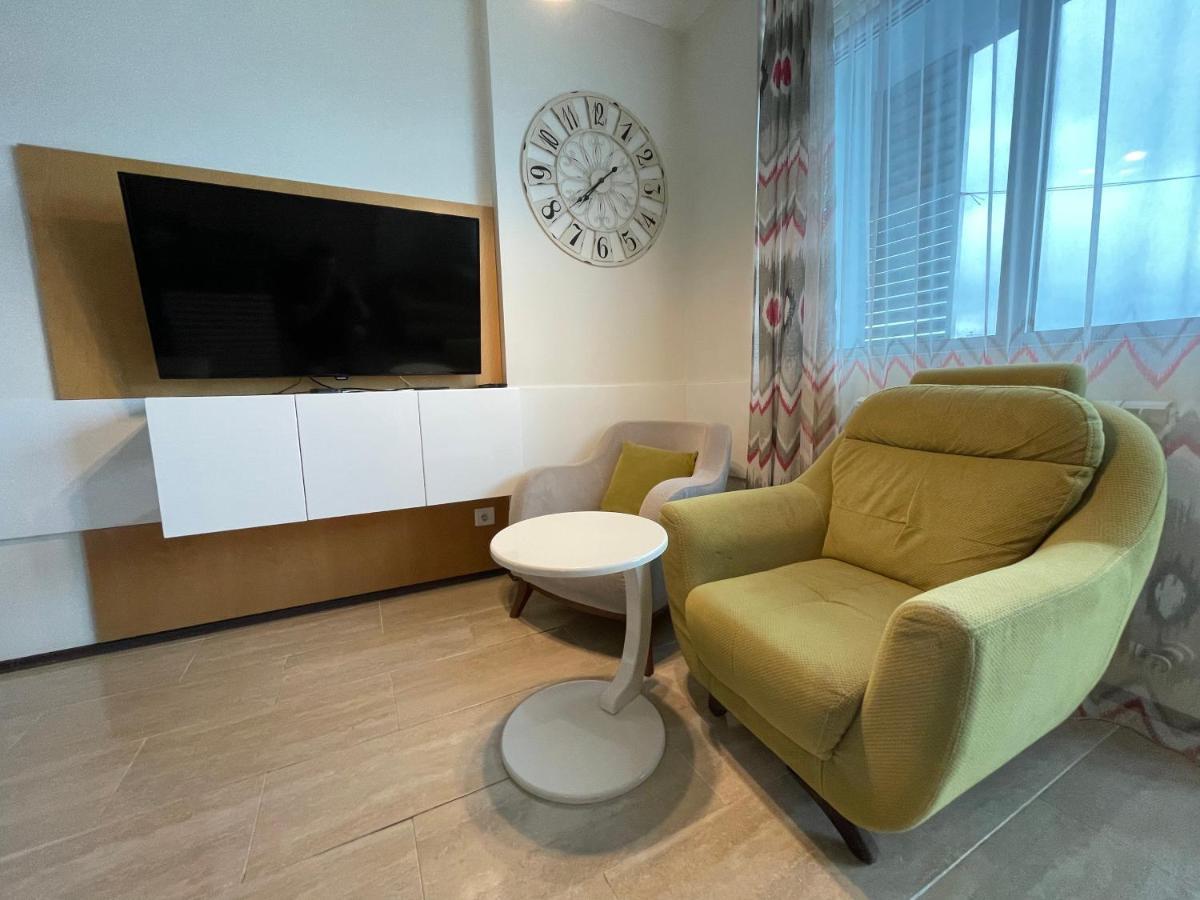 Breeze Batumi Apartment Bagian luar foto