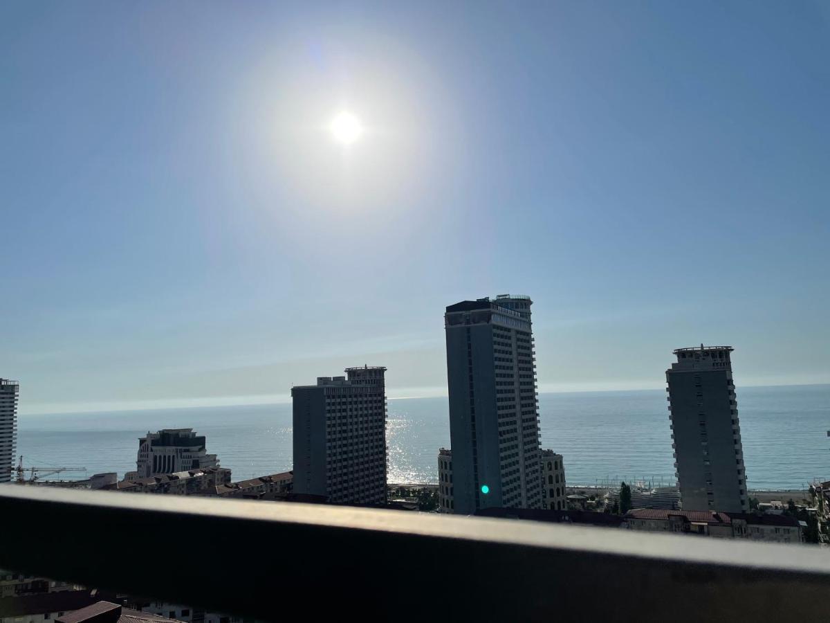 Breeze Batumi Apartment Bagian luar foto
